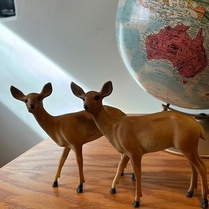 Deer . Figurine - Vintage